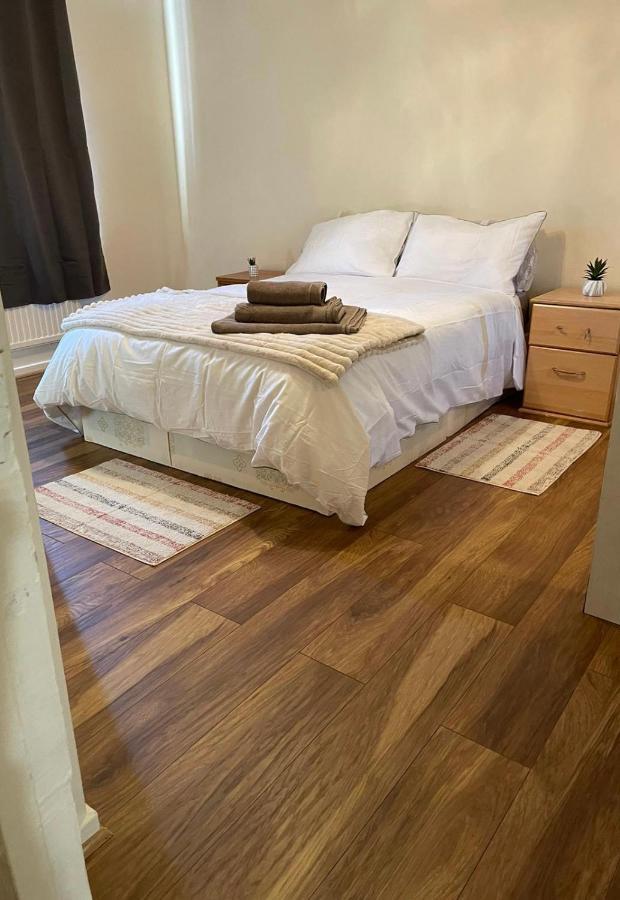Single And Doubles Rooms Close To Central ลอนดอน ภายนอก รูปภาพ