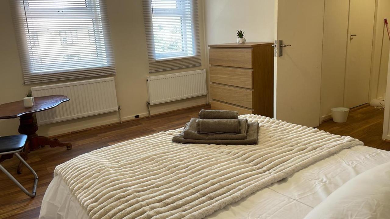 Single And Doubles Rooms Close To Central ลอนดอน ภายนอก รูปภาพ