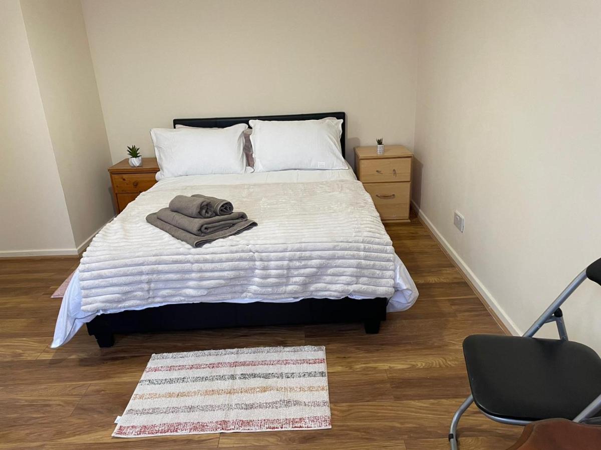 Single And Doubles Rooms Close To Central ลอนดอน ภายนอก รูปภาพ