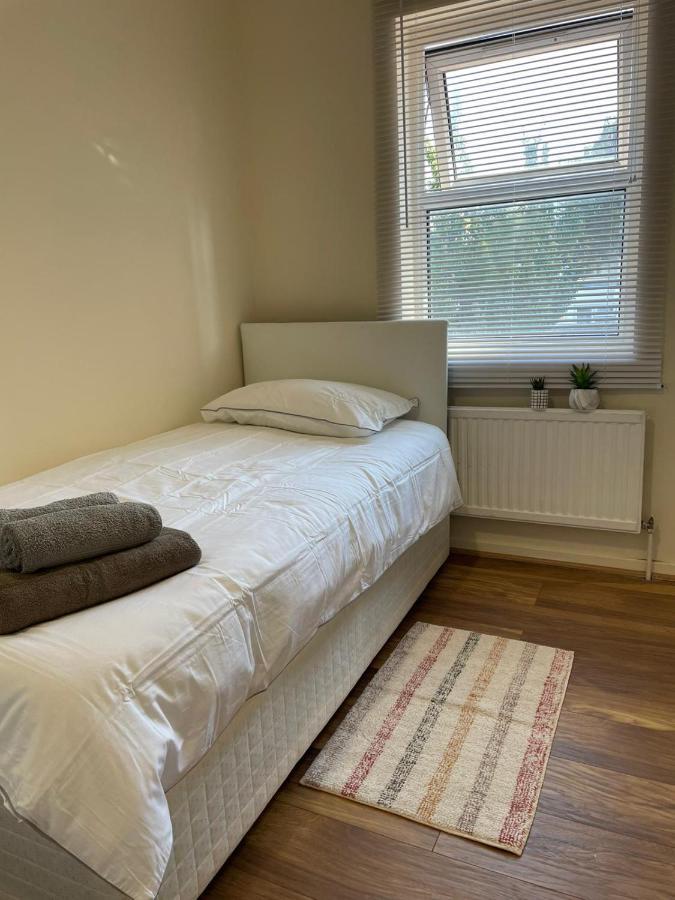 Single And Doubles Rooms Close To Central ลอนดอน ภายนอก รูปภาพ