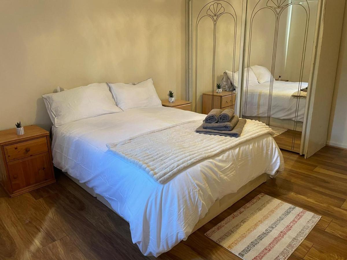 Single And Doubles Rooms Close To Central ลอนดอน ภายนอก รูปภาพ